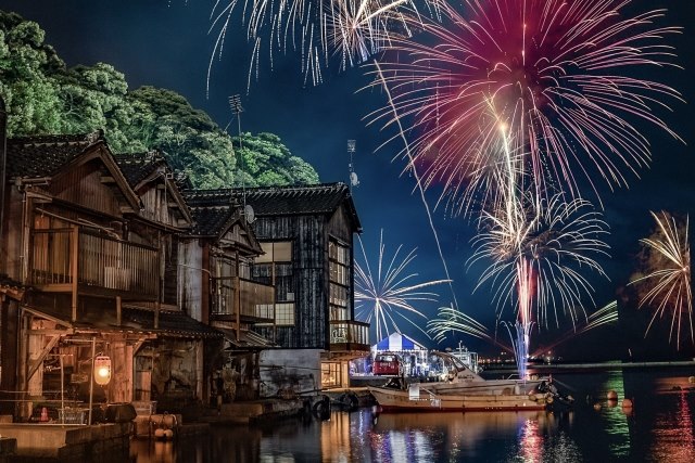 Fireworks at the boat houses of Ine