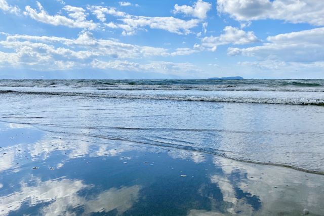 父母が浜と空