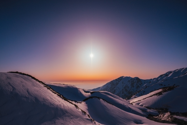 立山の夜明け