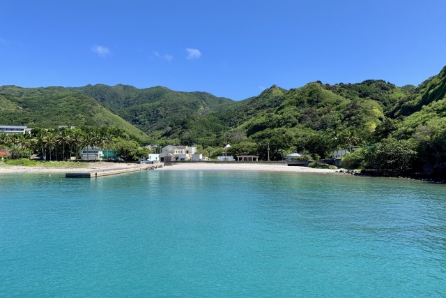 母島の全景