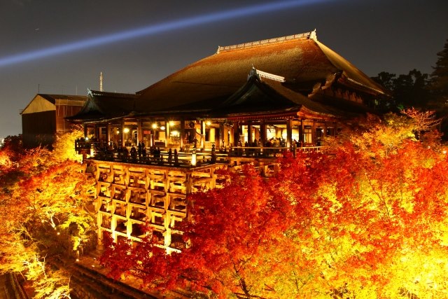 Kiyomizu-dera in autumn foliage